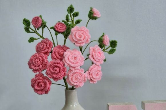 Crochet Rose Bunch Pattern: Designing with Timeless Texture